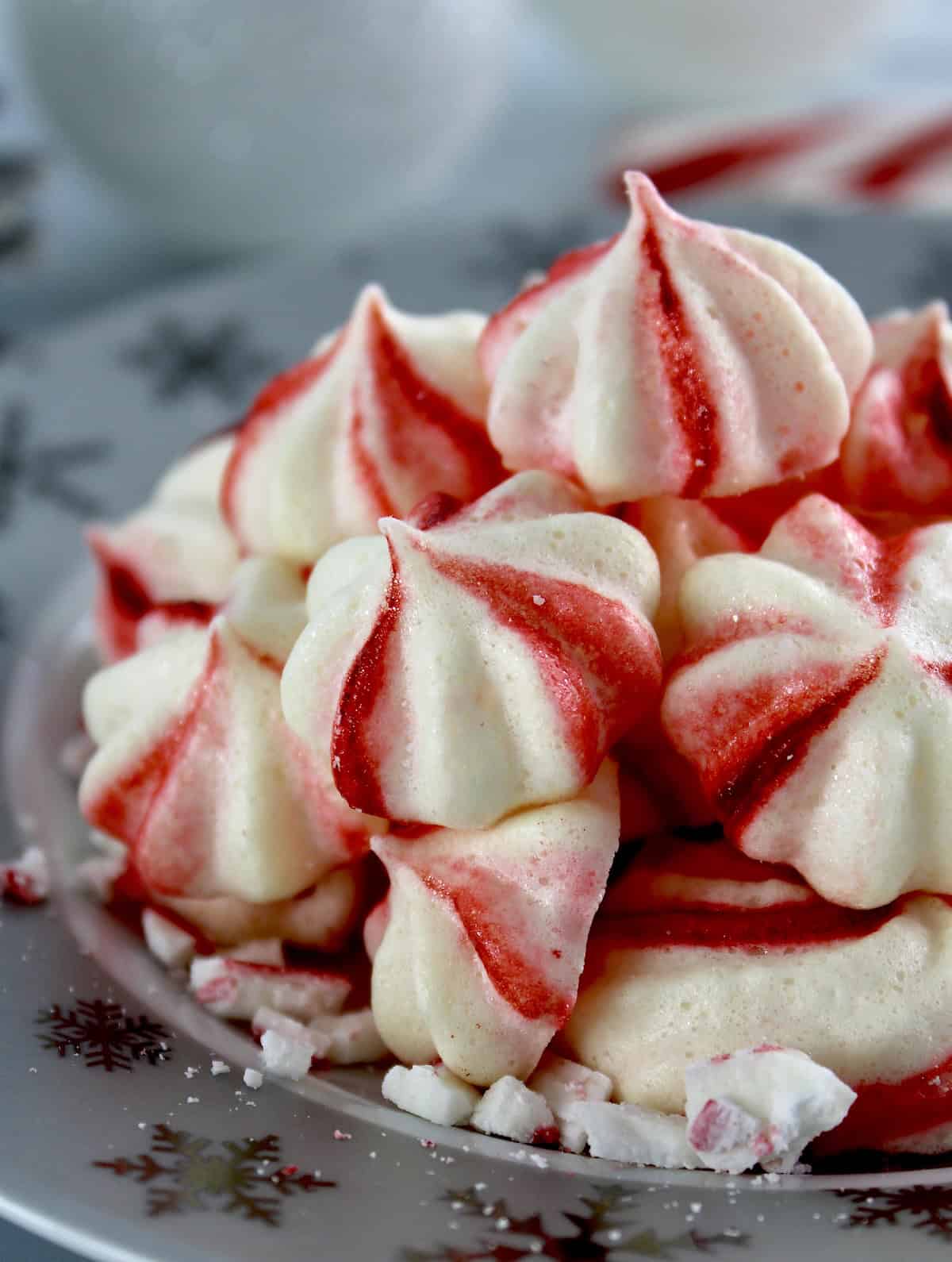 Peppermint Meringue Cookies